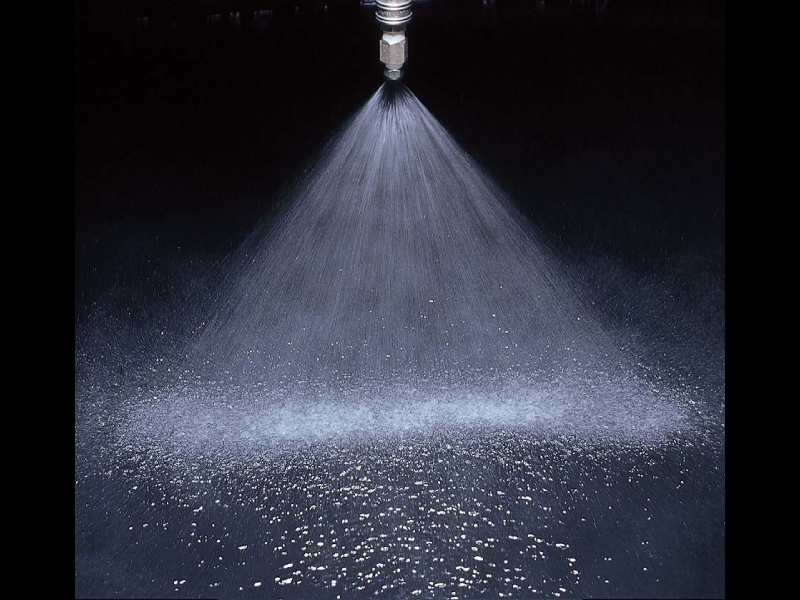 momojet_nozzle_spraying